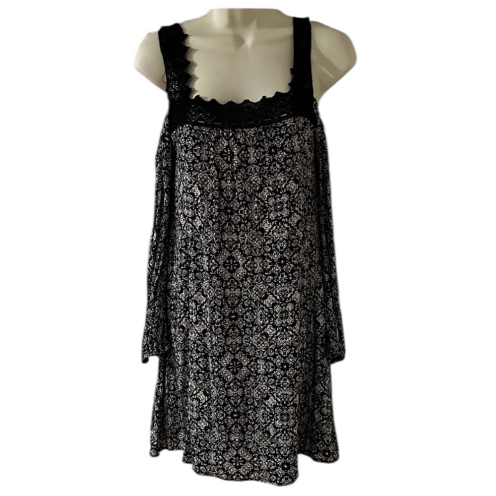 Xhilaration size small black print dress clid shoulder long sleeve